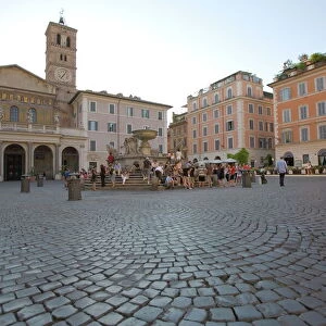 Santa Maria in Trastevere Square