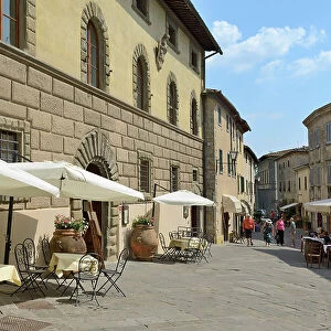 Shops and restaurants, Via Ferruccio, Castellina in Chianti, Siena Province, Tuscany