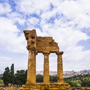 Temple of Castor and Pollux, Valley of the Temples (Valle dei Templi), Agrigento, UNESCO World Heritage Site, Sicily, Italy, Europe