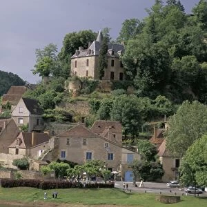 View of Limeuil across the River Dordogne, Dordogne, Aquitaine, France, Europe