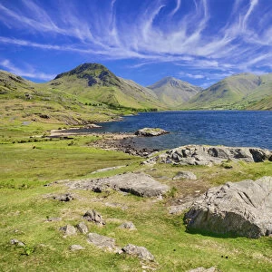 England, Cumbria, English Lake District, Wastwater with Great Gable and Scafell Pike mountains in the background