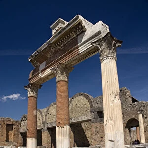 The Forum. Portico in front of the Macellum- Foodmarket
