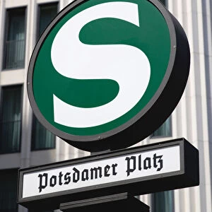 Germany, Berlin, Mitte, Potsdamer Platz U-Bahn station sign