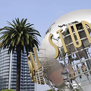 Globe fountain Universal Studios