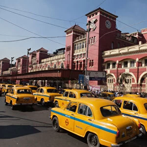 India, West Bengal, Kolkata, Taxi rank in front of Howrah Railway Station