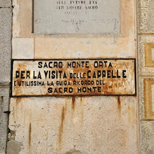 Italy, Lombardy, Lake Orta, Sacra Monte signs