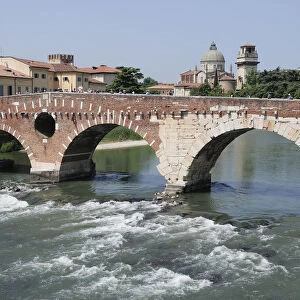 Italy, Veneto, Verona, Ponte Pietra
