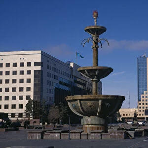 KAZAKHSTAN, Astana Fountain and government buildings in the capital