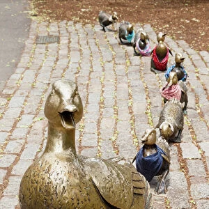 Make way for ducklings sculpture by Nancy Schon, Boston Public Garden, Boston