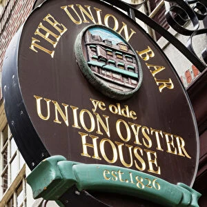 The Union Bar and Ye Olde Union Oyster House sign, Union Street, Boston, Massachusetts