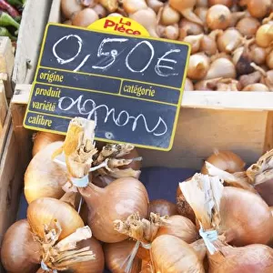 Onions, o. 50 euro