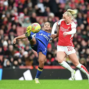 Arsenal vs. Chelsea: A Battle for Supremacy in the Barclays Women's Super League (2023-24) - Fight for Possession at Emirates Stadium