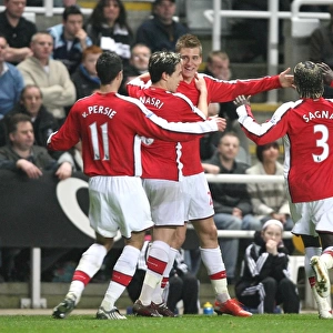 Bendtner's Strike: Van Persie, Sagna, Nasri - Arsenal's Triumphant Celebration vs. Newcastle (3/21/2009)