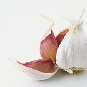 Garlic spilt revealing individual cloves