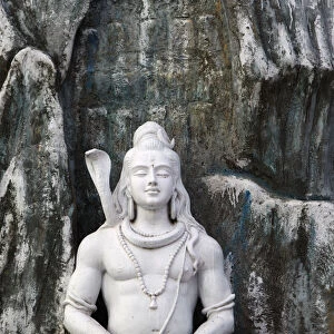 Shiva statue in Lakshman temple