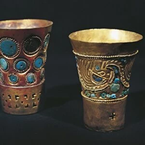 Vases in embossed gold with turquoise, Peru, Chimu civilization