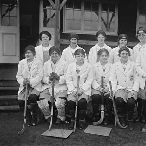 American ladies hockey team open their tour at Merton Abbey. The American ladies team