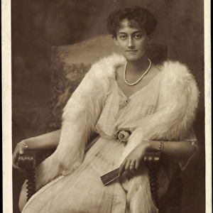 Ak I. K. H. Princess Antonia of Luxembourg, seat portrait (b / w photo)