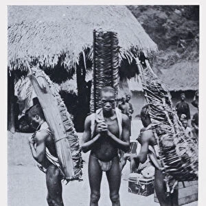 Native Carriers, Upper Mendi (b / w photo)