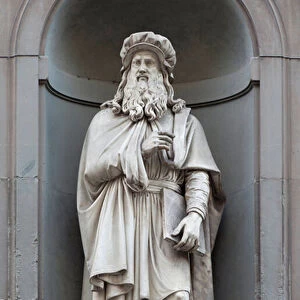 Statue of Leonardo da Vinci (Leonardo da Vinci) (1452-1519), painter, sculptor, architect, philosopher, engineer, Italian scientist, often described as a symbol of the man of the universal rebirth spirit, Sculpture by Luigi Pampaloni (1791-1847)