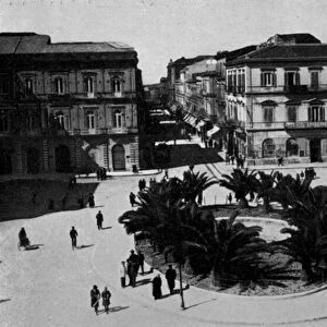 Taranto, Piazza Giordano Bruno (b / w photo)