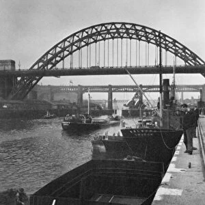 The Tyne Bridge, Newcastle-upon-Tyne (b / w photo)