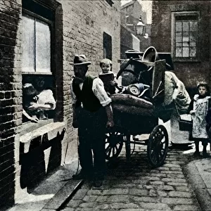 A move in Slumopolis, London, c1901 (1901)