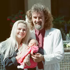 Billy Connolly, Pamela Stephenson and their new baby Scarlett Connolly. 6th August 1988