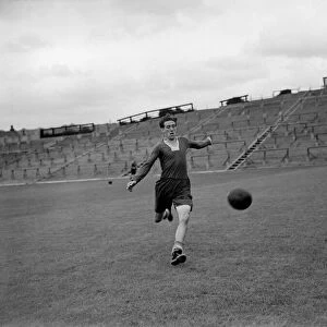 Hepplewhite, footballer for Huddesfield August 1950 025532 / 3