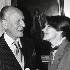SIR JOHN GIELGUD AND GLENDA JACKSON AFTER SHE WON ACTRESS OF THE YEAR AWARD. 15 / 1 / 1985